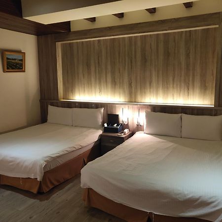 Empire Pacific Castle Hotel Yangmei Екстериор снимка