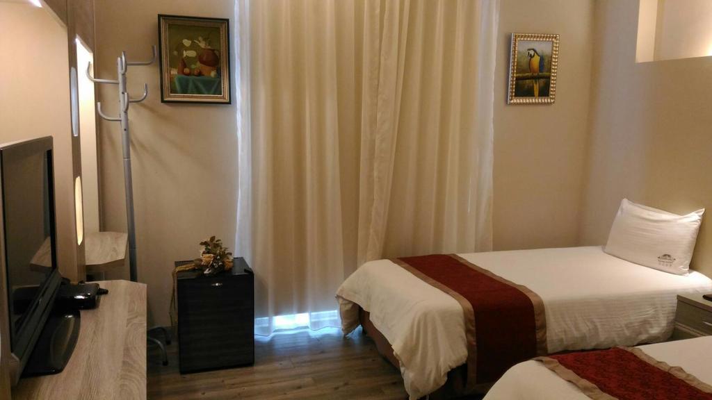 Empire Pacific Castle Hotel Yangmei Екстериор снимка