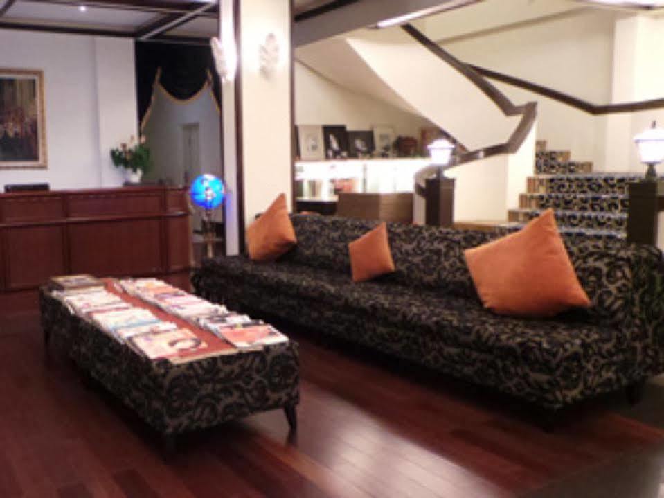 Empire Pacific Castle Hotel Yangmei Екстериор снимка